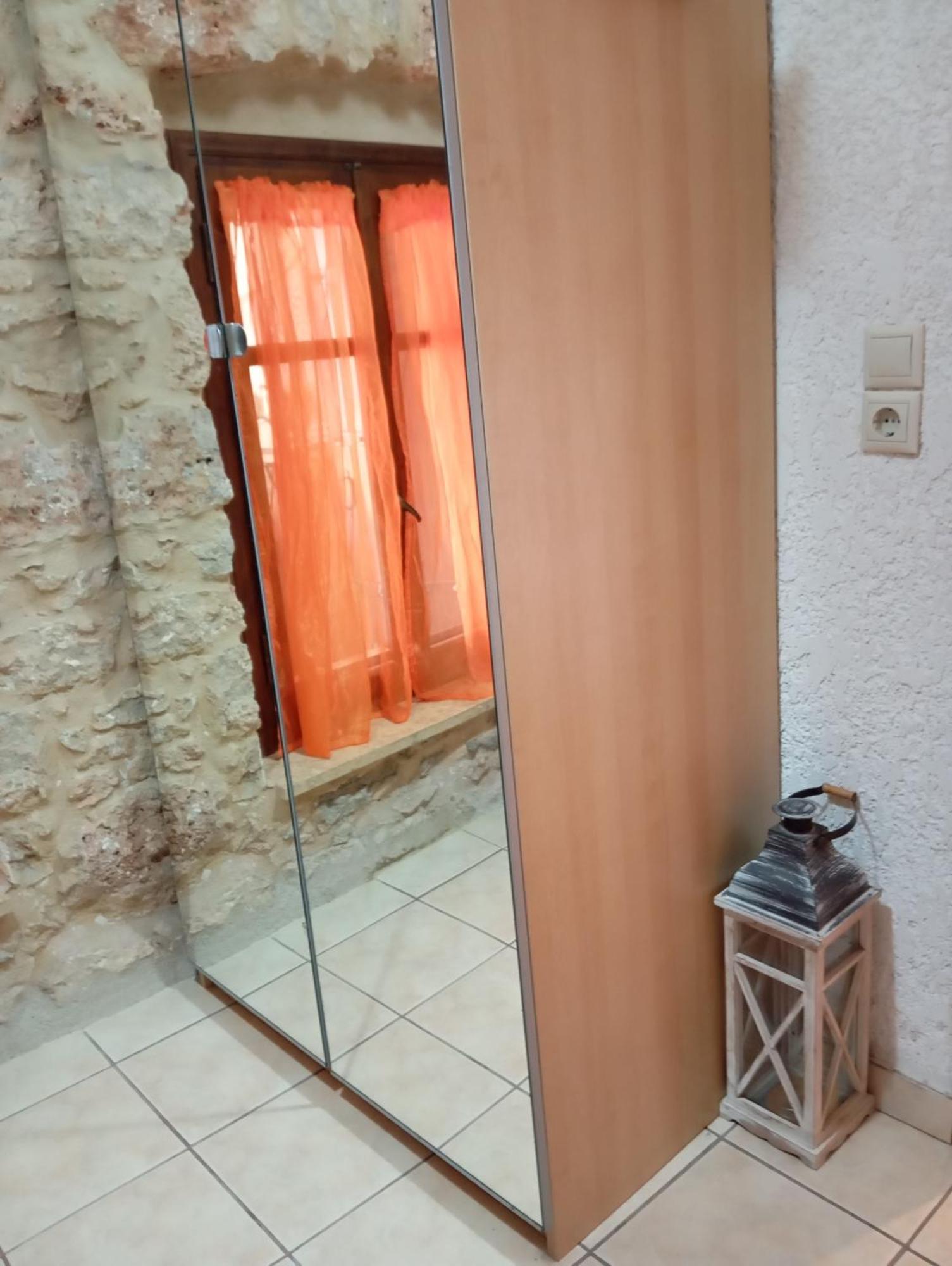 Niko'S Stone Guest House ปลีตรา ภายนอก รูปภาพ